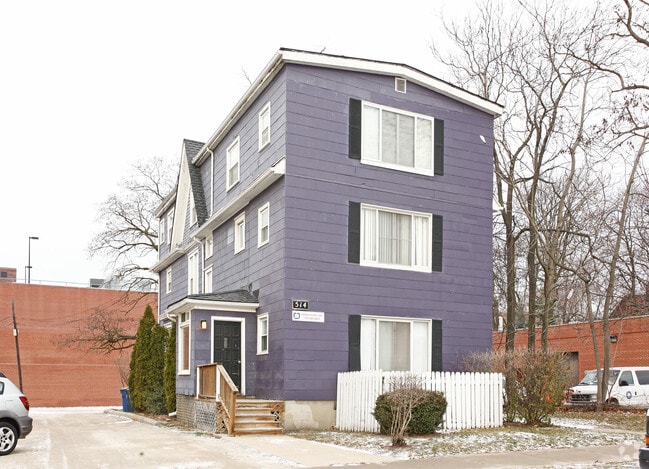 Primary Photo - 514 S Forest Ave