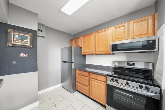 Building Photo - 4970 N Marine Dr
