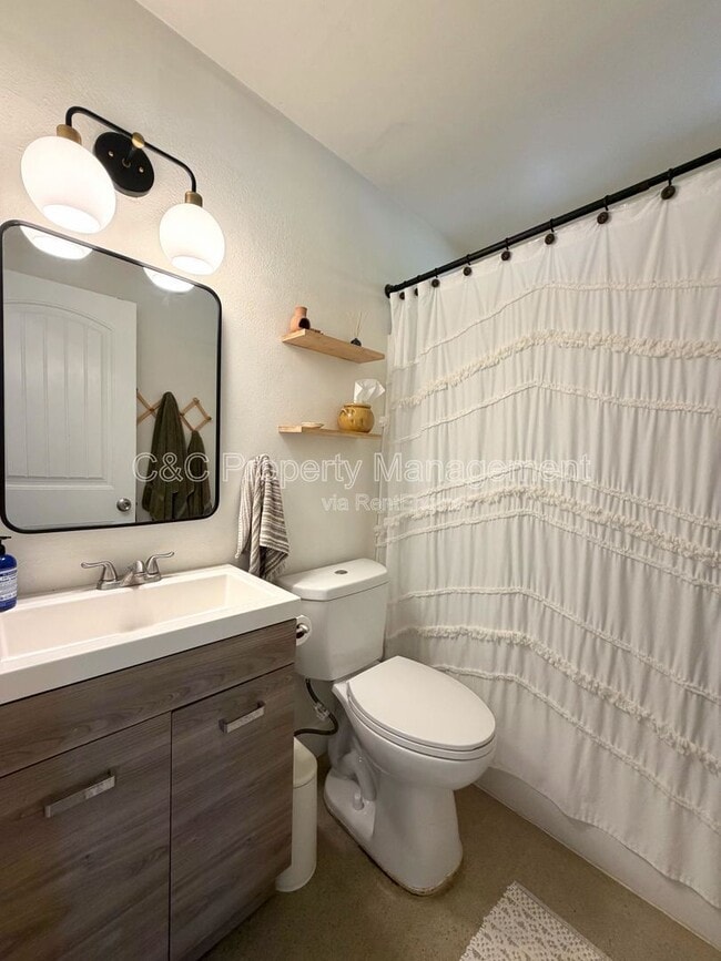 Building Photo - 849 Loganberry Ct