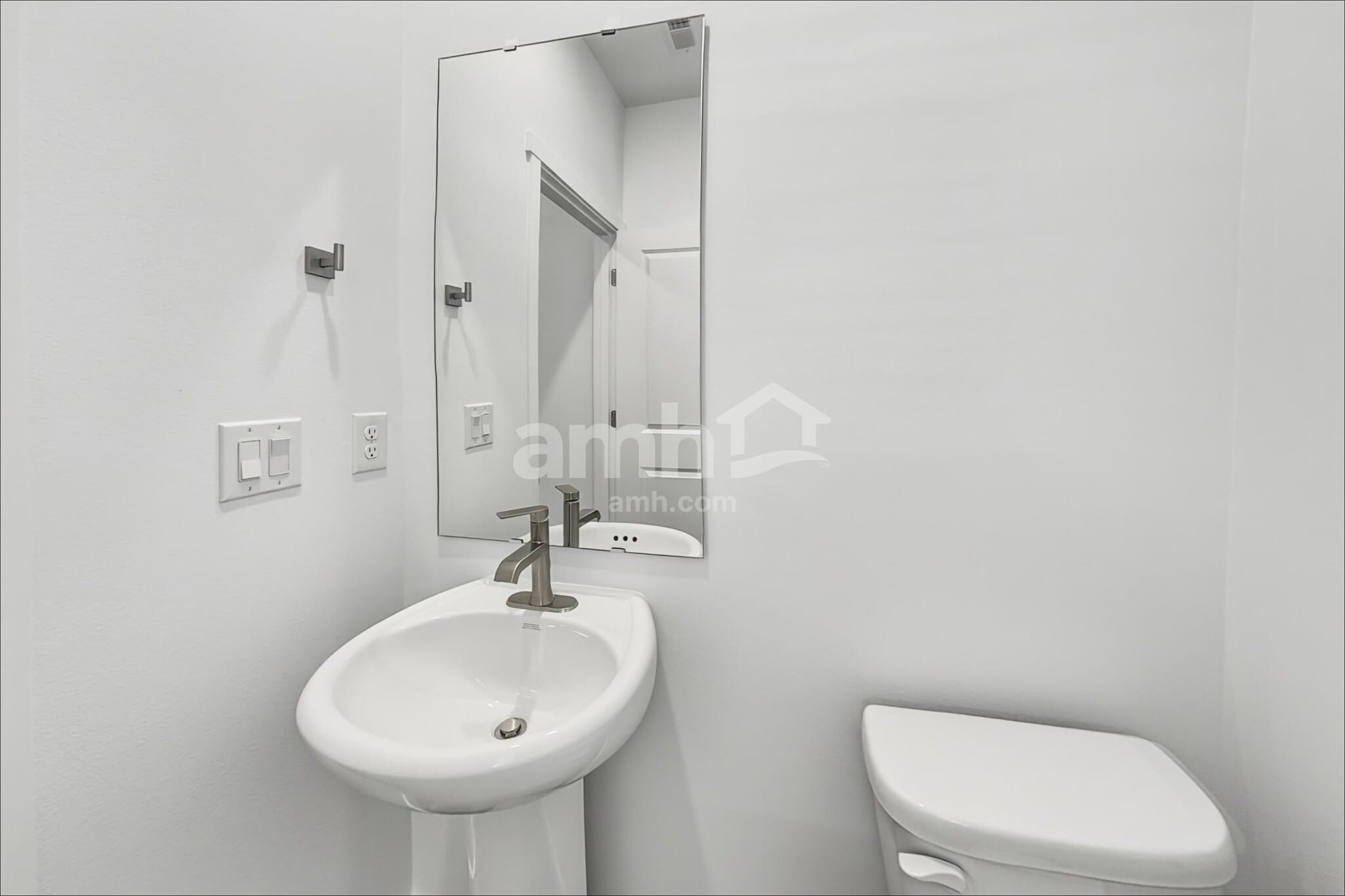 Building Photo - 8042 Verona Lp SW