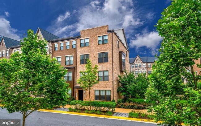 Building Photo - 20739 Heron Landing Dr