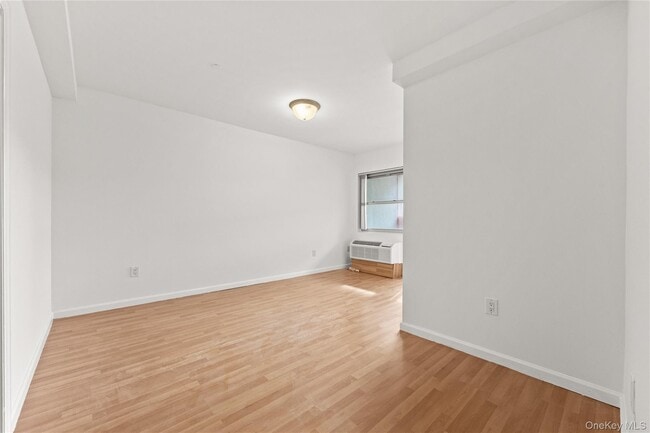 Building Photo - 71-33 162nd St