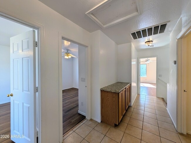 Building Photo - 6416 N 78th Ln