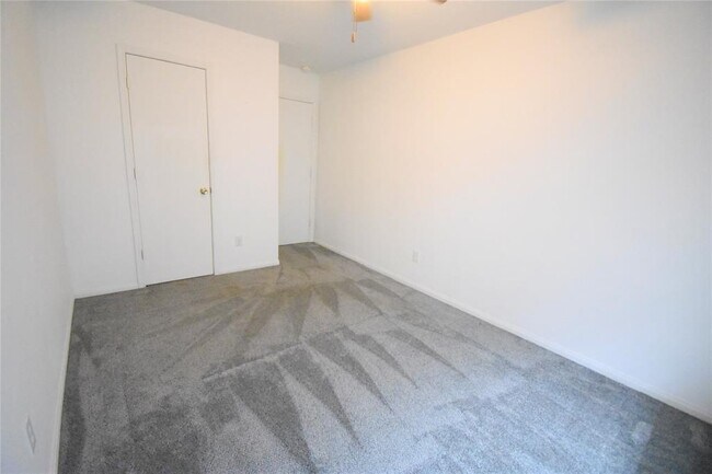 Building Photo - 10942 Heather Trail Dr