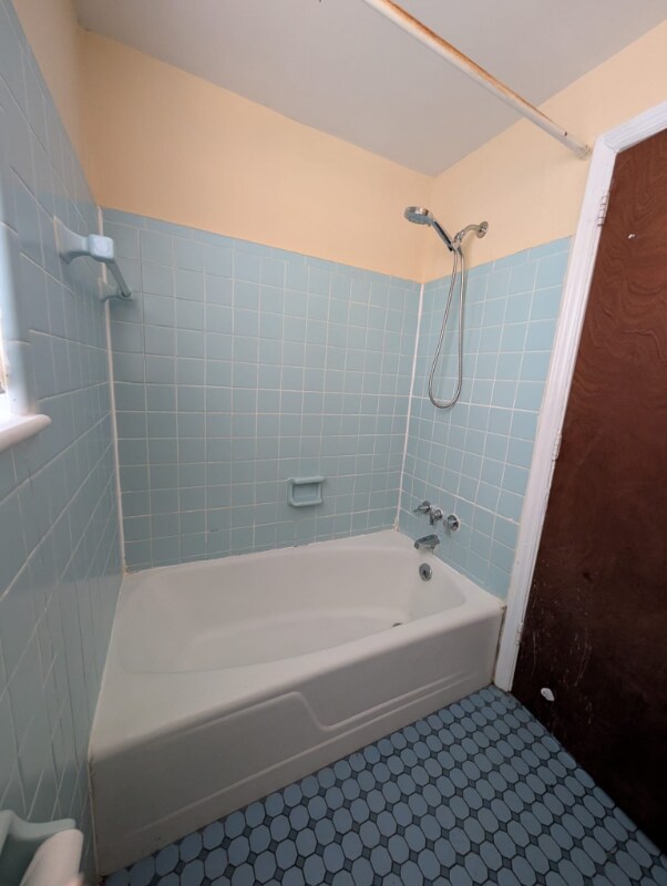 Building Photo - 2211 Morehead Ave