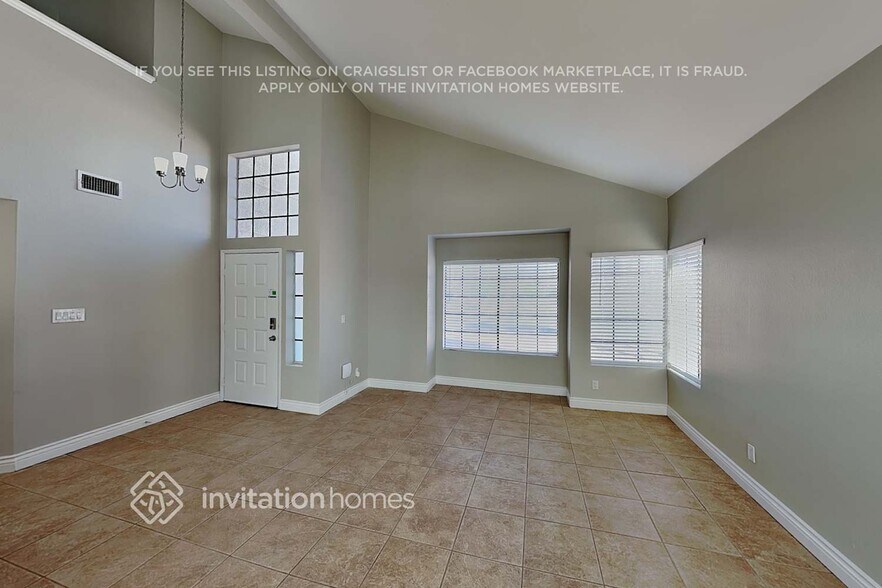 Building Photo - 4756 Illustrious St