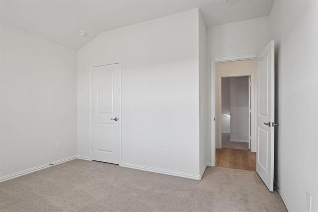 Building Photo - 700 London Town Ln