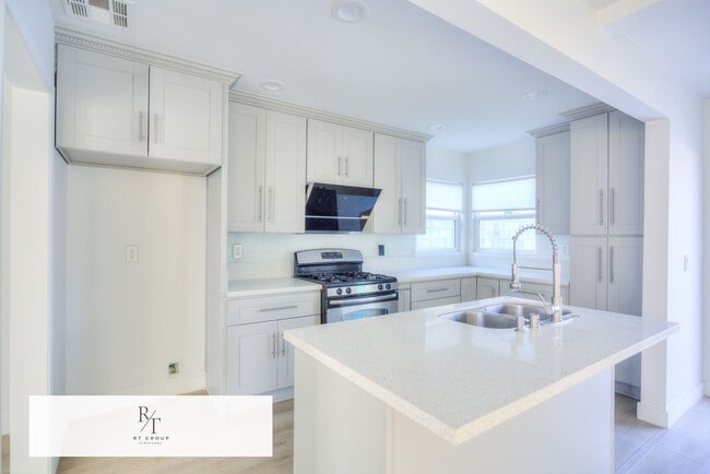 Building Photo - FULLY REMODELED – Front House for Rent (Ba...