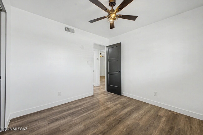 Building Photo - 2625 W Oregon St