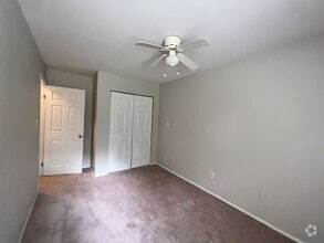 Building Photo - 3 bedroom Townhome in Portsmouth