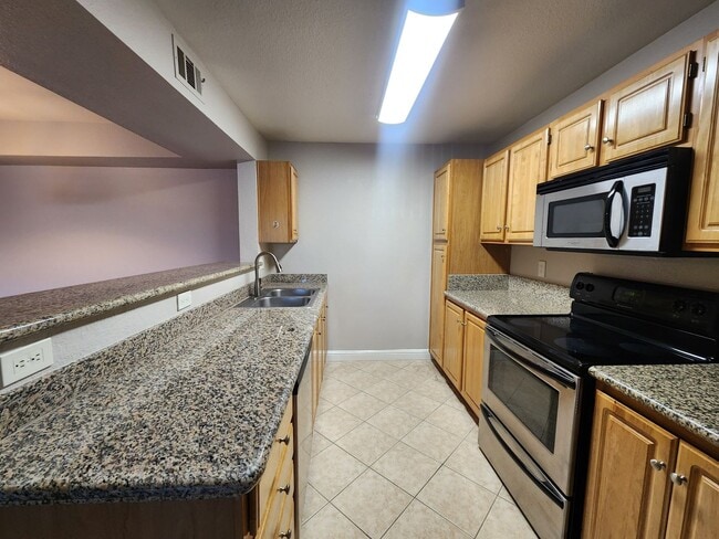 Building Photo - The Perfect One Bedroom, One Bath Condo