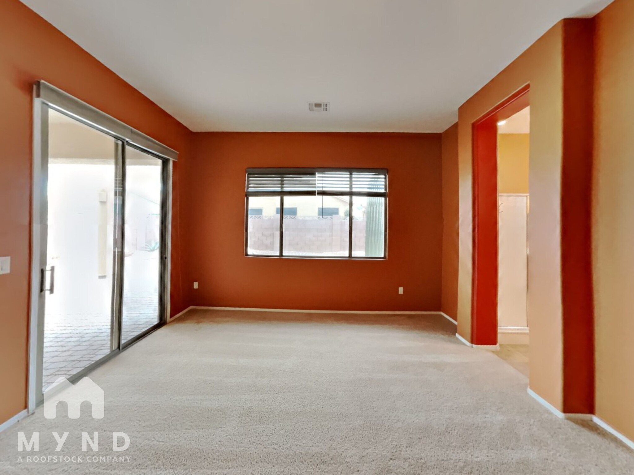 Building Photo - 1141 W Tenniel Dr