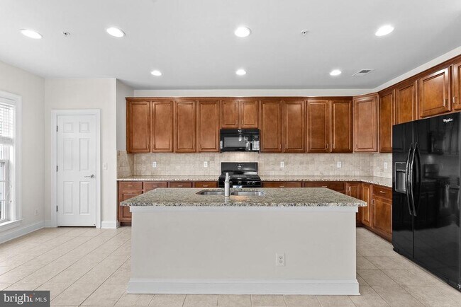 Building Photo - 42788 Lauder Terrace