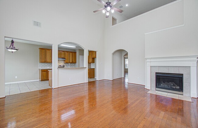 Building Photo - 6110 Barkermist Ln