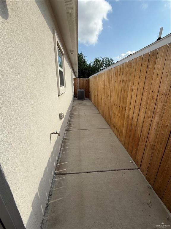 Building Photo - 212 Lauryn Dr