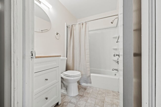 Building Photo - 203 Victor Pkwy