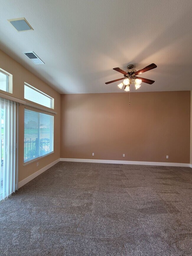 Building Photo - Stunning 2-Bed, 2.5-Bath Entertainer's Gem in Gated Summerset I