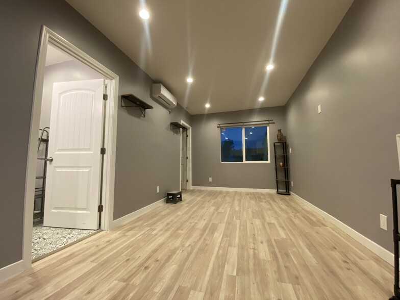 Living room - 476 Reims St