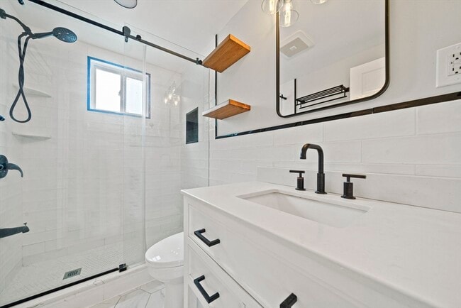 Building Photo - 28 Hillside Ave