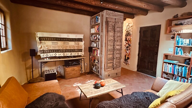 Building Photo - 824 Canyon Rd