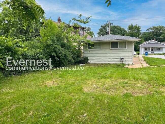 Building Photo - 2 Bed, 1 Bath Home in Saint Louis / Pet-Friendly / Vouchers Accepted / Available Now!