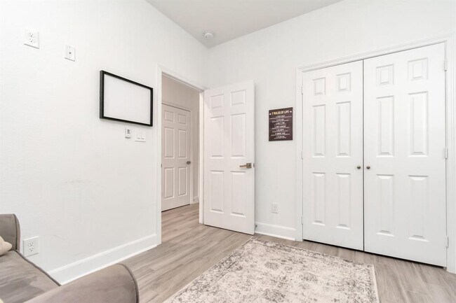 Building Photo - 4506 Aledo St