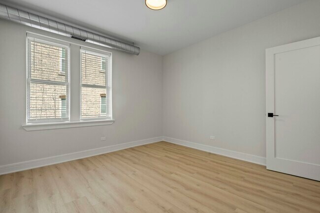 Building Photo - 432 S Maple Ave