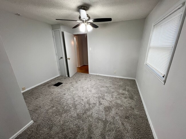 Building Photo - 15301 E Mayes Rd