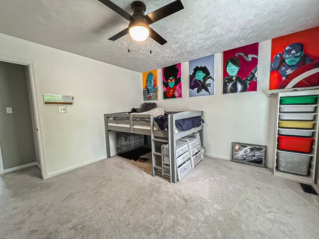 Building Photo - Beautiful and Spacious 4 Bedroom 2.5 Bathr...