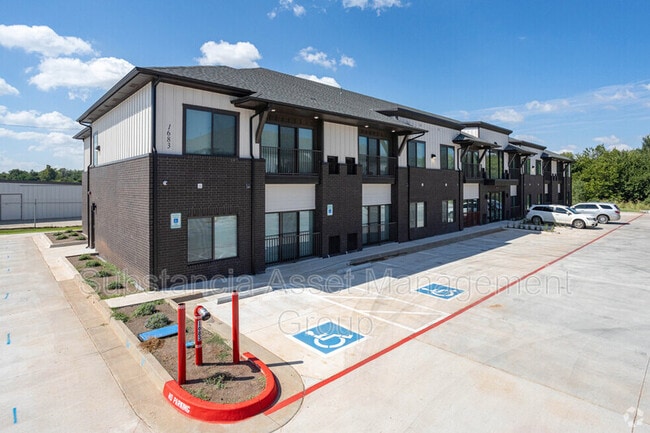 Building Photo - 1677 Midtown Pl