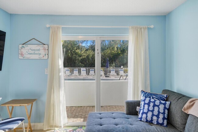 Building Photo - 2860 NE 14th Street Causeway