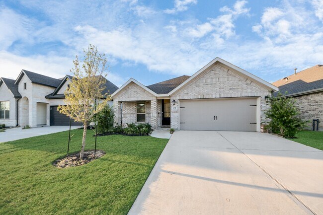 Building Photo - 30327 Tall Fescue Dr