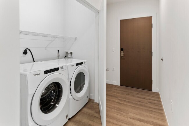 Building Photo - 5945 6th Ave