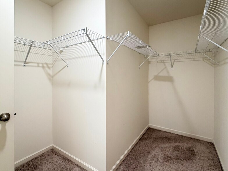 Building Photo - 937 Berkeley Glen Rd