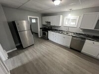 Building Photo - 16 Cummings St