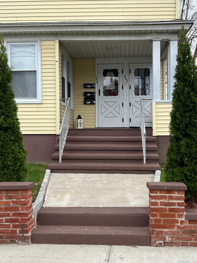 Building Photo - 389 Hawley Ave