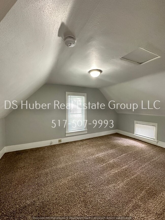 Building Photo - 1311 W Ionia St