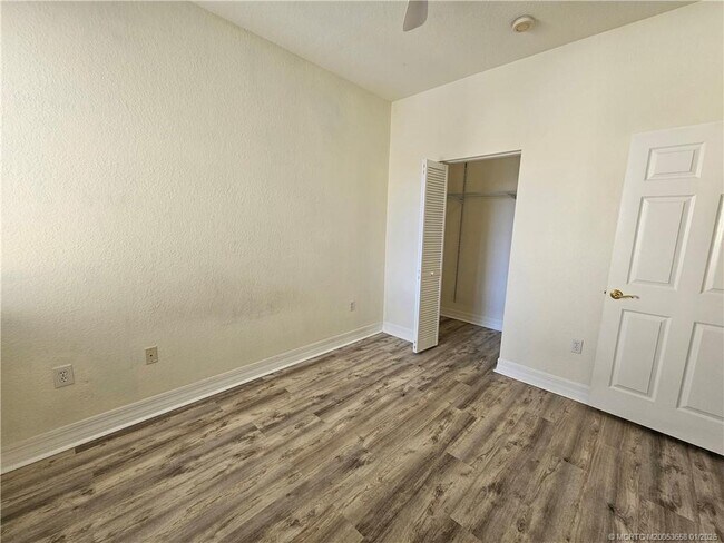 Building Photo - 44 SE Sedona Cir