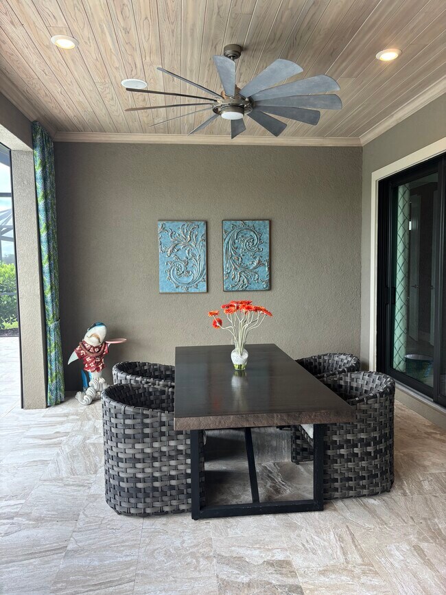 Building Photo - 9574 Everglades Dr