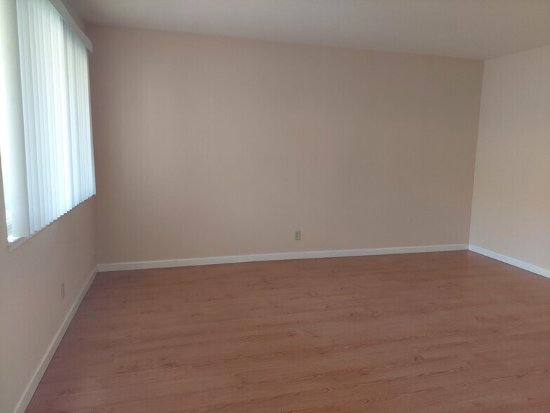 Building Photo - 1156 Ayala Dr