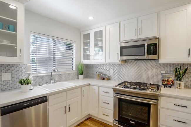 Building Photo - 545 Cassatt Way