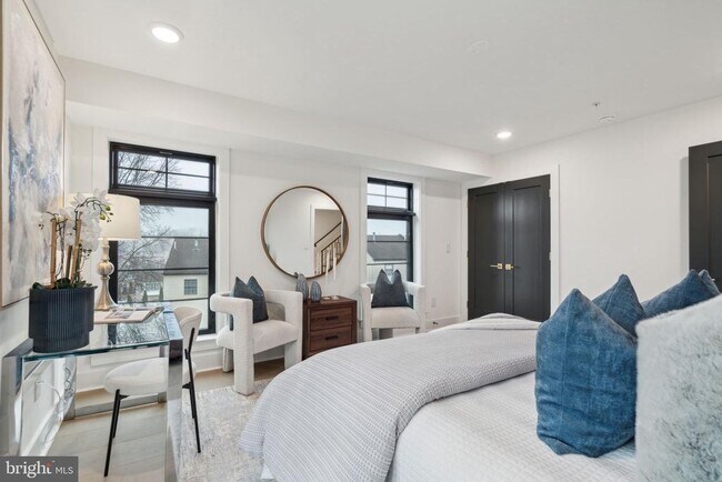 Building Photo - 7519 Ridge Ave