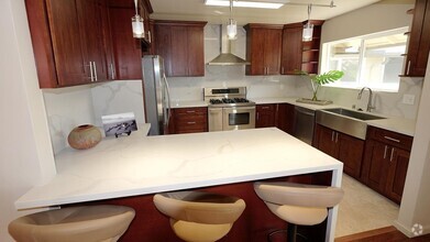 Building Photo - 4720 Aukai Ave