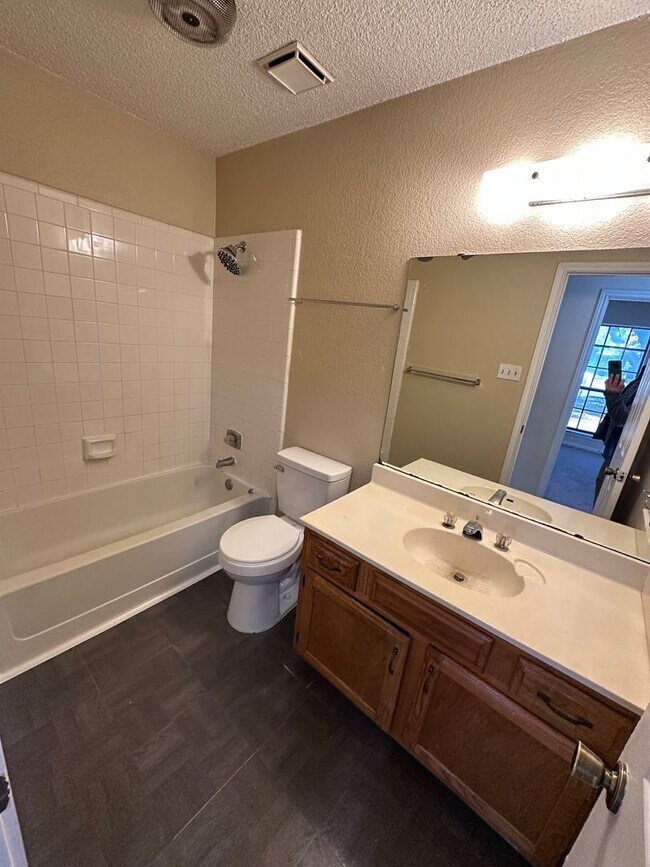 Building Photo - COMING SOON !