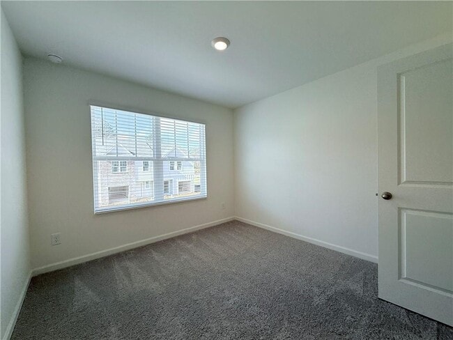 Building Photo - 2542 Coventry St SW