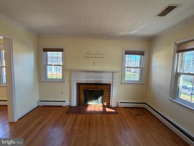 Building Photo - 540 Bellview Ave