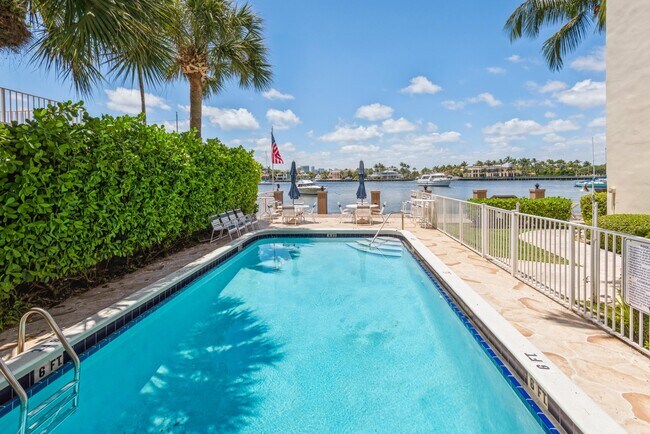 Building Photo - 101 N Birch Rd