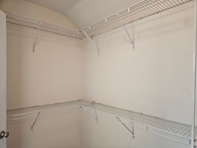 Building Photo - Ivy Square Patio Home