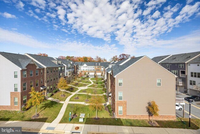 Building Photo - 10012 Aerospace Rd