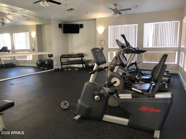 Building Photo - 11375 E Sahuaro Dr